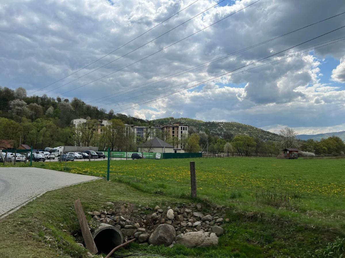 Жк «Сонячний Квартал» Lägenhet Solochin Exteriör bild